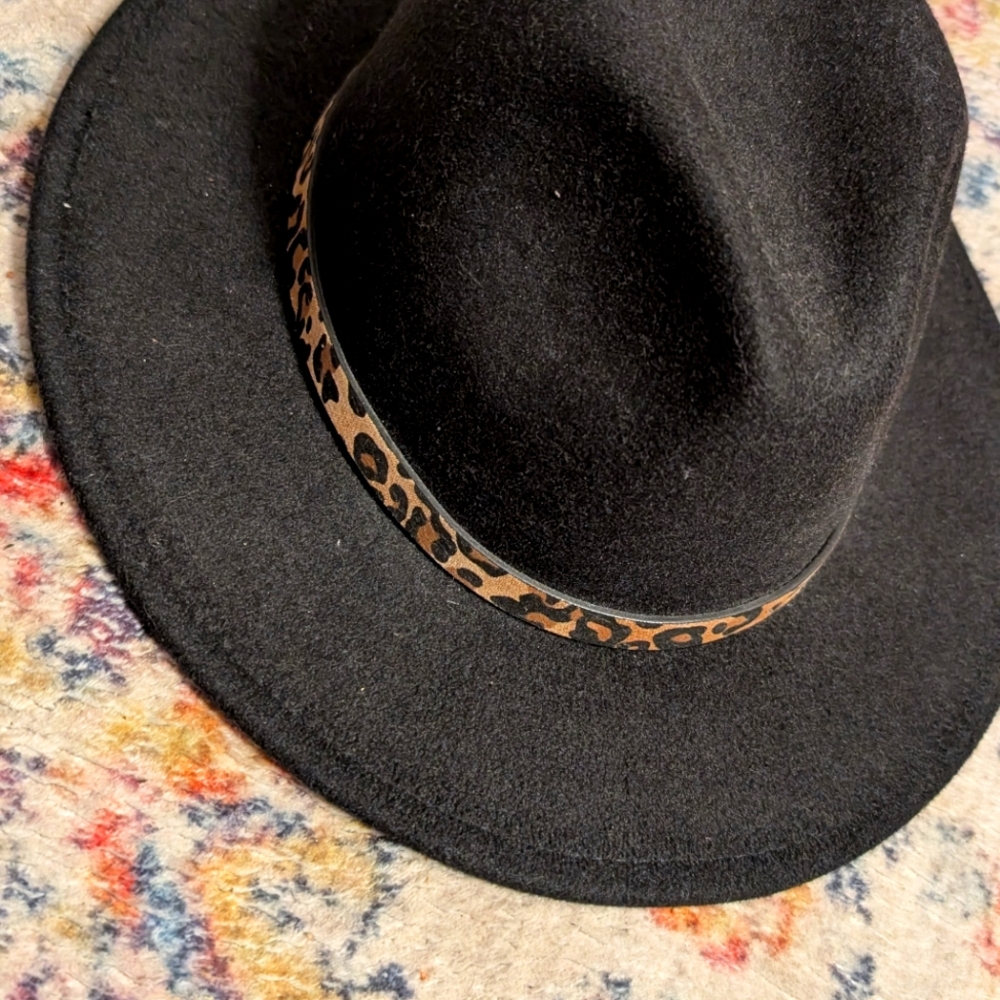 Women's hat